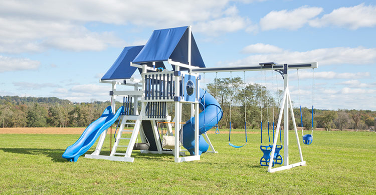 Comparing Vinyl and Wood Playsets